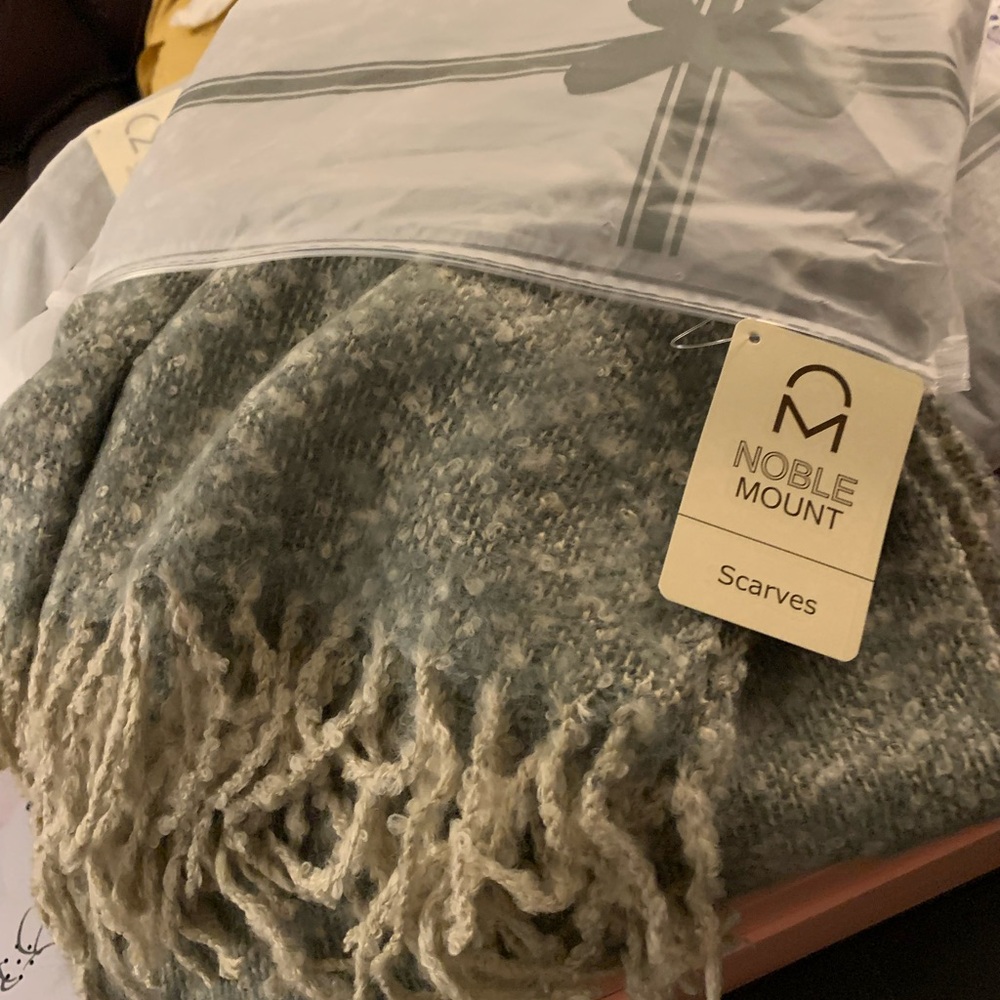 Noble Mount long fringed scarf